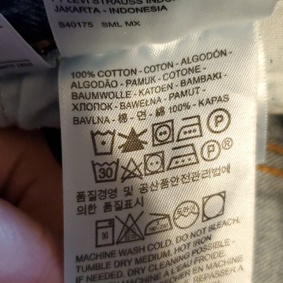 Levi's Shorts - Picture 4 of 6